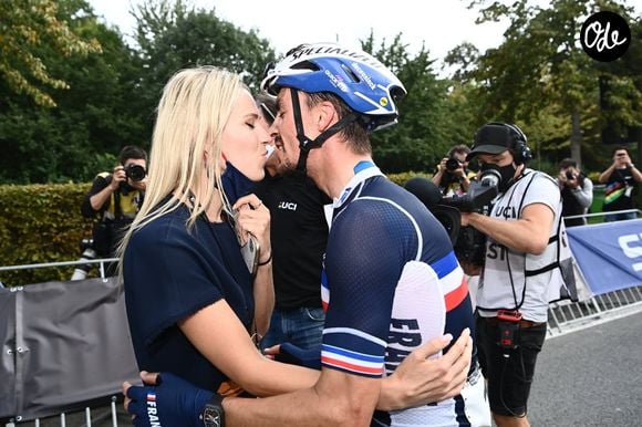 Entre la carrière de cycliste professionnel de Julian Alaphilippe et le travail de consultante sportive de Marion Rousse, le couple a dû composer avec de nombreuses absences.

Championnats du Monde UCI - Elite Hommes en Belgique le 26 septembre 2021.

© Photo News / Panoramic / Bestimage