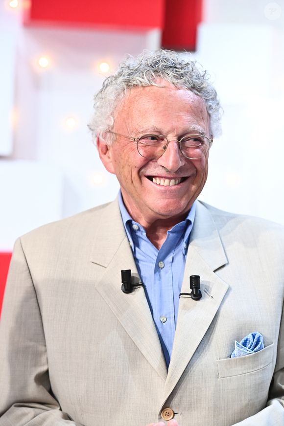 Exclusif - Nelson Monfort - Enregistrement de l'émission "Vivement dimanche" au Studio Gabriel à Paris, présentée par M.Drucker et diffusée le 12 mai sur France 3
© Guillaume Gaffiot / Bestimage