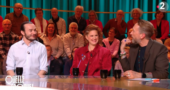 Benoit (N'oubliez pas les paroles) sur le plateau de "Quelle époque !" avec Léa Salamé