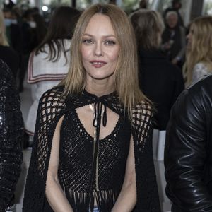 Vanessa Paradis - Défilé de mode "Chanel" en hommage aux métiers d'art au 19M à Aubervilliers. Le 7 décembre 2021 © Olivier Borde / Bestimage