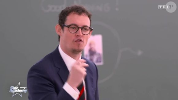 Ce dernier est très connu sur les réseaux sociaux.

Monsieur Prof a fait une apparition très remarquée au sein de la Star Academy. © Capture d'écran TF1