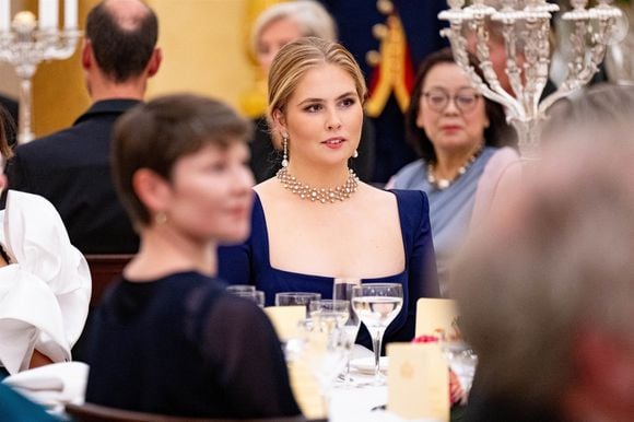 La jeune femme a alors été hospitalisée.
La princesse Catharina-Amalia des Pays-Bas - La famille royale néerlandaise assiste à un dîner avec les membres du Conseil d'État au palais Noordeinde à La Haye, le 18 septembre 2024.
©Backgrid USA / Bestimage