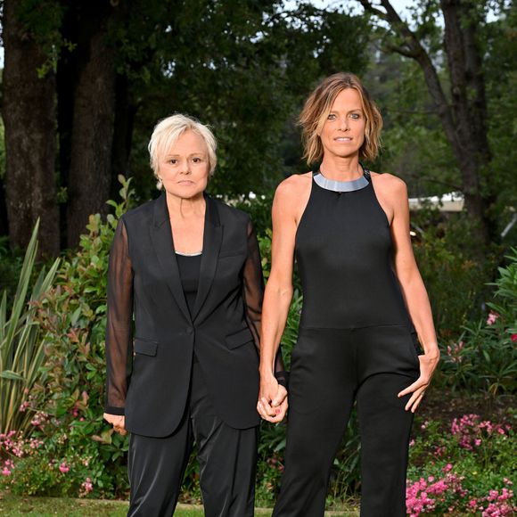 Muriel Robin et sa femme Anne Le Nen - 10ème édition du Gala de Charité de Patrick Mouratoglou à l'Académie Mouratoglou à Biot Sophia Antipolis, le 23 juin 2024. © Bruno Bebert/Bestimage