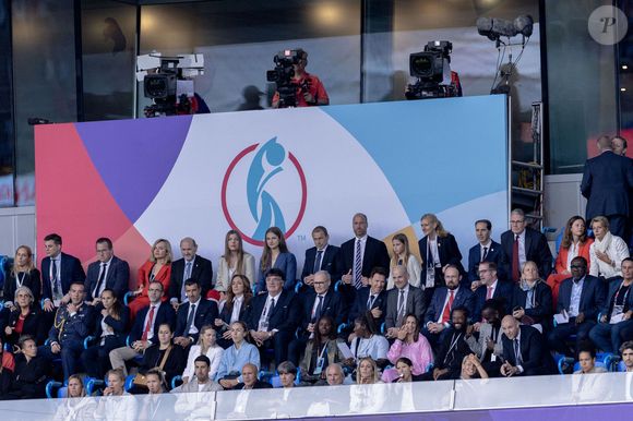 Le prince William, la princesse Charlotte de Galles, la princesse Leonor et l'infante Sofia d'Espagne dans les tribunes de la finale de l'UEFA Women's Euro 2025 "Angleterre - Espagne (1-1, 3-1 tab)" à Bâle. SPP / PsnewZ / Bestimage