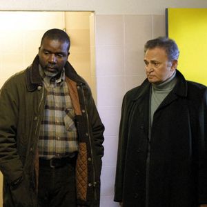 Jacques Martial était notamment connu pour son rôle dans la série "Navarro" avec Roger Hanin

"Navarro, La chute d'un ange" - Bernard Larmande, Jacques Martial - Roger Hanin - Filip Nikolic. © MPP / Bestimage