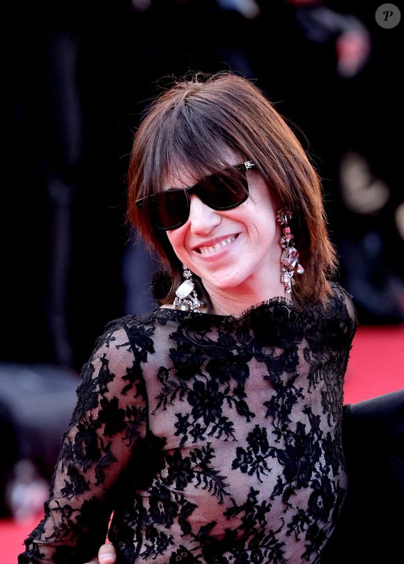 Charlotte Gainsbourg - Montée des marches du film « Emilia Perez » lors du 77ème Festival International du Film de Cannes, au Palais des Festivals à Cannes. Le 18 mai 2024
© Jacovides-Moreau / Bestimage