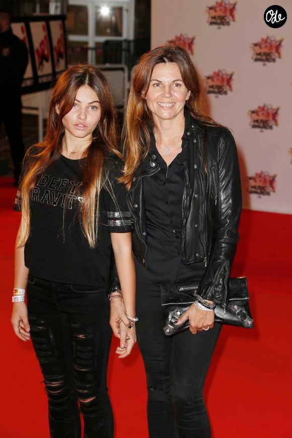 Véronika Loubry et sa fille Thylane Blondeau - Arrivées à la 17ème cérémonie des NRJ Music Awards 2015 au Palais des Festivals à Cannes, le 7 novembre 2015. © Christophe Aubert via Bestimage