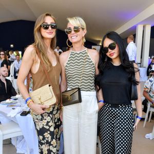 Exclusif - Mathilde Pinault, Laeticia Hallyday et sa fille Joy dans l'Espace VIP lors de la 9ème édition du "Longines Paris Eiffel Jumping" au Champ de Mars à Paris, France, le 25 juin 2023. © Perusseau-Veeren/Bestimage