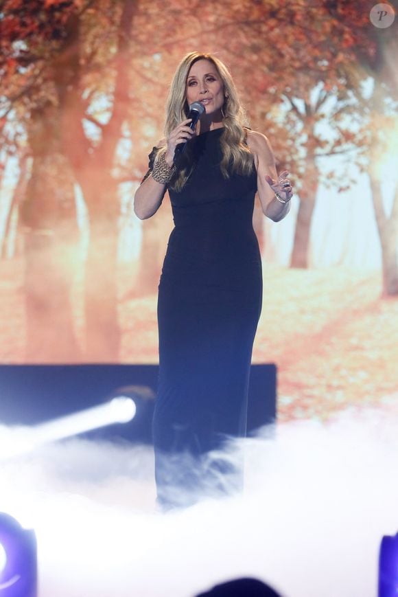 Exclusif - Lara Fabian - Soirée de gala et enregistrement de l'émission "Tout le monde chante : Les stars fêtent 2025" au Cirque Phénix à Paris, présentée par E.Gossuin et J.Anthony et diffusée le 1er janvier sur W9. Le 3 décembre 2024