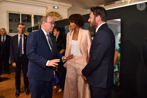 Le prince Albert II de Monaco, Sonia Rolland et Samuel Le Bihan durant la soirée d'ouverture des 23èmes Rencontres internationales du cinéma des antipodes à Saint Tropez, le 13 octobre 2021.

© Bruno Bebert / Bestimage