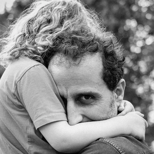 Arié Elmaleh et l'un de ses enfants, photo partagée le 17 juin 2018 pour la fête des pères.