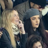 Hoshi pas seule au Parc des princes pour France-Azerbaïdjan, Nagui et sa femme Mélanie Page toujours là pour soutenir Didier Deschamps