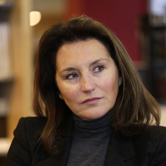 Cecilia Attias presente son livre "Une Envie de Verite" lors d'une seance de dedicaces a la librairie Filigrannes a Bruxelles en Belgique le 6 decembre 2013. ALAIN ROLLAND/ IMAGEBUZZ/ BESTIMAGE