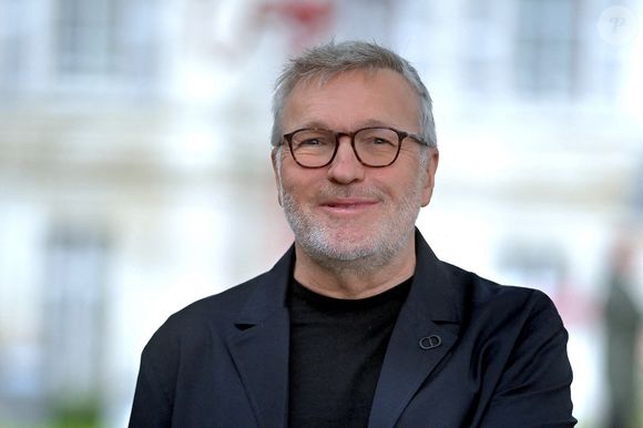"J'ai été fidèle jusqu'au bout à Jean-Marie. Il ne comprend pas pourquoi il ne vient plus, mais il ne vient plus parce qu'à un moment donné..."

Laurent Ruquier assiste au photocall des Grosses Tetes lors du 17ème Festival du Film Francophone d'Angoulême le 29 août 2024 à Angoulême, France. Photo par Franck Castel/ABACAPRESS.COM
