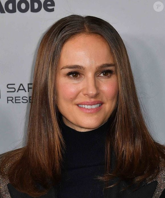 Le futur papa a réagi auprès du Télégramme.
Natalie Portman assiste à la première du film "The Gallerist" lors du Festival du Film de Sundance 2026 au Eccles Center Theater le 24 janvier 2026 à Park City, Utah.