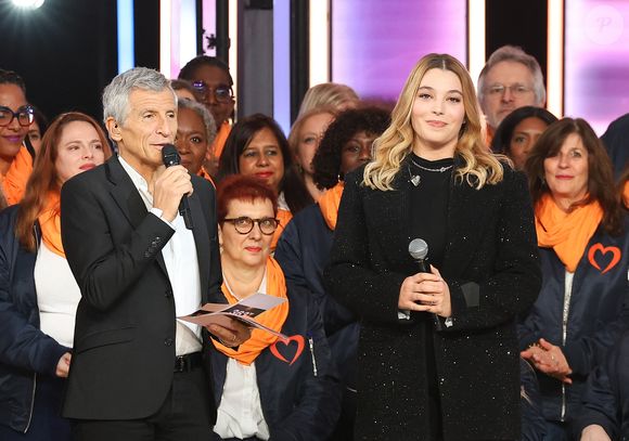 La chanteuse s'est exprimée ce matin sur Europe 1, dans l'émission "Culture Médias"

Nagui et Santa - Les personnalités se mobilisent lors de la 37ème édition du Téléthon sur le plateau de France 2, avec pour parrain Vianney. Cette année, 80,6 millions de dons ont été promis. Le 9 décembre 2023.
© Coadic Guirec / Bestimage