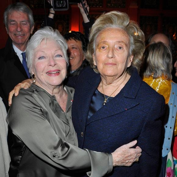 Line Renaud et Bernadette Chirac lors de la répétition générale de la pièce Harold et Maude au Théâtre Antoine à Paris, le 5 mars 2012.