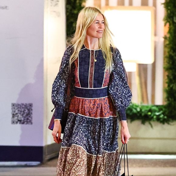 Exclusif - Claudia Schiffer passe du temps avec ses enfants, Caspar Matthew De Vere Drummond (Vaughn) et Cosima Violet De Vere Drummond (Vaughn) lors d'une virée shopping dans le quartier de Beverly Hills à Los Angeles, CA, Etats-Unis, le 11 décembre 2024.
© Backgrid USA / Bestimage