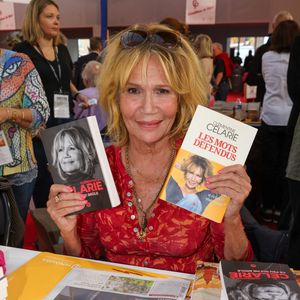 Elle va incarner le rôle d'une femme au foyer de 60 ans qui souhaite obtenir son baccalauréat

Clémentine Célarié à la Hall Georges Brassens de Brive-la-Gaillarde pour la 43 ème Foire du Livre de Brive, le 8 novembre 2025. © Jean-Marc Lhomer/Bestimage