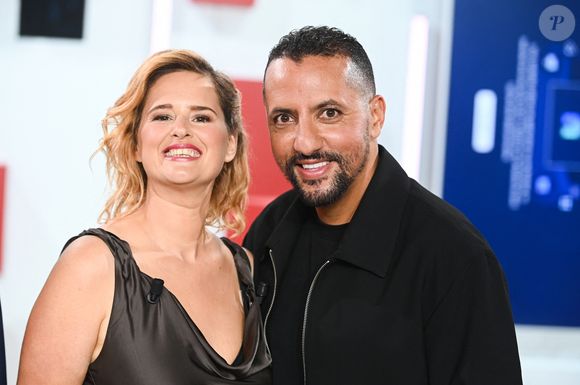 En effet, France 3 propose dès 14h55, à la place du second numéro, une compétition de tennis, le Masters 1000 de Paris.

Exclusif - Elodie Poux et Majid Berhila lors de l'enregistrement de l'émission "Vivement dimanche" à Paris, France, le 9 septembre 2025 et diffusée le 2 novembre 2025 sur France 3. © Guillaume Gaffiot/Bestimage