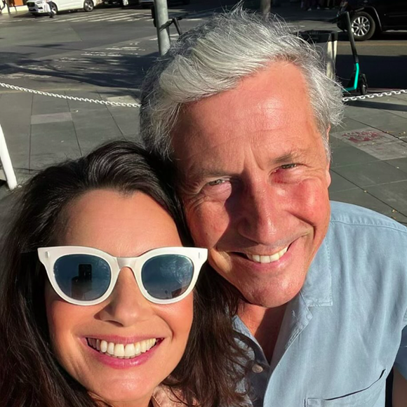 Leur complicité est intacte, et le duo continue de faire vibrer la nostalgie des téléspectateurs.

Fran Drescher et Charles Shaughnessy sur Instagram