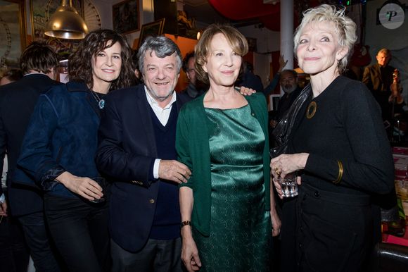 Valérie Lemercier, Jean-Louis Borloo, Nathalie Baye et Tonie Marshall - Soirée en l'honneur de Nathalie Baye, organisée par Louis Michel Colla, à La Chope des Puces, restaurant mythique de Marcel Campion à Saint-Ouen. Le 30 avril 2018
© Cyril Moreau / Bestimage