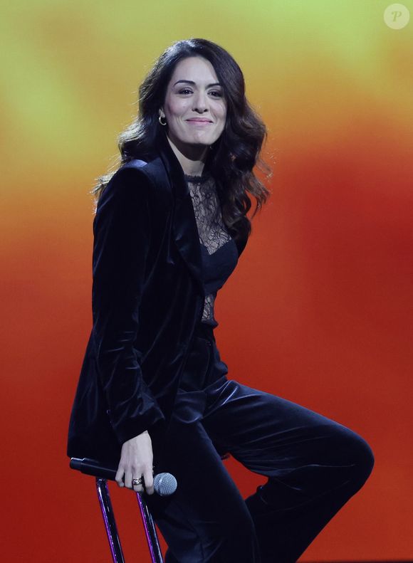 Très émue, l’artiste a aussi assuré vouloir continuer sa carrière “encore au moins 40 ans”.

Exclusif - Sofia Essaïdi lors de l'enregistrement de l'émission "Nos voix pour toutes" au profit de la Fondation des femmes à l'Adidas Arena diffusée sur TMC le 25 novembre 2025, à Paris, France, le 19 novembre 2025. © Guirec-Moreau/Bestimage