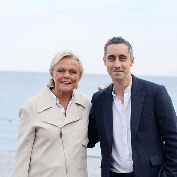 Muriel Robin et Pierre Mazingarde
Photocall du film "La pire mère au monde" réalisé par Pierre Mazingarde lors de la 7e édition du festival Cineroman à Nice le 1er Octobre 2025 © Bebert-Jacovides/Bestimage