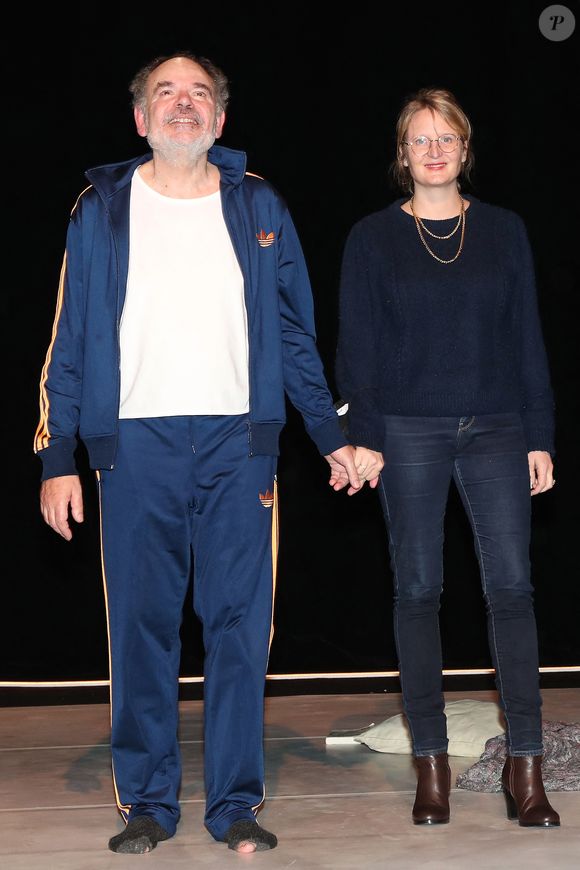 Exclusif - Jean-Pierre Darroussin et la metteur en scène Anna Novion saluent le public - Générale de la Pièce "Rimbaud en Feu" au théatre Antoine à Paris le 13 janvier 2022. © Bertrand Rindoff Petroff / Bestimage