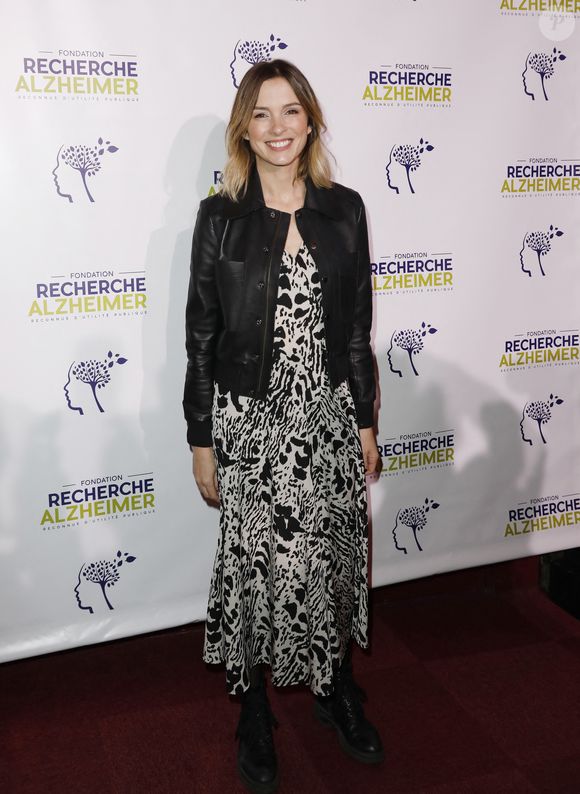 Isabelle Ithurburu - Photocall du XVème gala pour la Fondation Recherche Alzheimer à l'Olympia à Paris le 14 mars 2022. Sous la direction artistique de P. Souchon, des grands noms de la chanson française se mobilisent autour d'un concert sur le thème " 2 générations chantent pour la 3ème". L'intégralité des bénéfices de cette soirée servira à financer la recherche sur la maladie d'Alzheimer. © Photo Marc Ausset-Lacroix/Bestimage