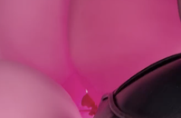 Comme le dévoile la maman, leur voiture était complètement remplie de ballons lors du trajet retour à la maison.

Pierre Niney et Natasha Andrews sur Instagram, Juin 2025