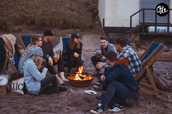 Qui appeler ? Pour cette femme de 44 ans, ce blanc sur le papier a été le grand révélateur d'une réalité qui s'était installée dans le silence le plus total : elle n'avait tout simplement plus d'amis proches de son âge. 

Photo Unsplash