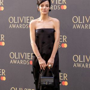 La chanteuse assume aujourd’hui ses choix malgré leur impact professionnel.

Lily Allen au photocall des "Olivier Awards" au Royal Albert Hall à Londres, Royaume Uni, le 10 avril 2022. 
Backgrid UK/ Bestimage