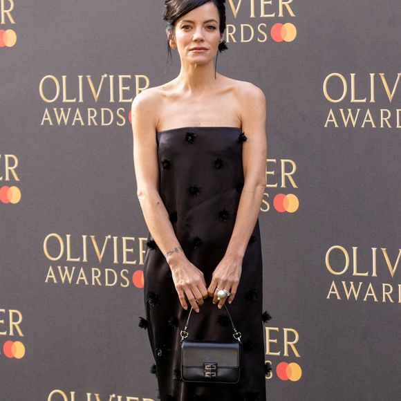 La chanteuse assume aujourd’hui ses choix malgré leur impact professionnel.

Lily Allen au photocall des "Olivier Awards" au Royal Albert Hall à Londres, Royaume Uni, le 10 avril 2022. 
Backgrid UK/ Bestimage