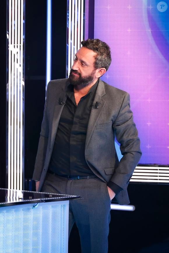 Exclusif - Cyril Hanouna, sur le plateau de l’émission « TPMP » présentée par C.Hanouna et diffusée en direct sur C8, Paris, France, le 08 janvier 2025. © Jack Tribeca / Bestimage