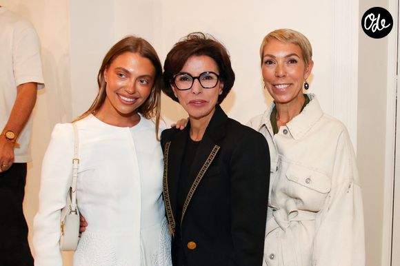 Exclusif - Rachida Dati, Ministre de la Culture avec Mathilde Favier et sa fille Heloise Agostinelli - R.Dati, ministre de la Culture, remet les insignes d'Officier dans l'ordre des Arts et des Lettres à G.Valli en marge de la fashion week Haute Couture Automne/Hiver 2025-2026 à Paris le 7 juillet 2025.

© Bertrand Rindoff / Bestimage
