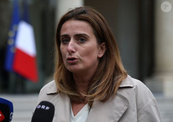 La secrétaire nationale du parti de gauche français Les Ecologistes, Marine Tondelier, est photographiée après une réunion avec le président français et les dirigeants politiques au Palais de l'Elysée à Paris, France, le 10 octobre 2025. Photo par Raphael Lafargue/ABACAPRESS.COM