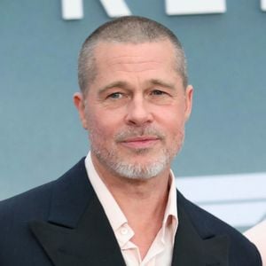 Brad Pitt est propriétaire d'une superbe villa à Los Angeles où il vit avec sa compagne Ines de Ramon.

Brad Pitt à la première mondiale du film "F1" des Apple Original Films & Warner Bros. Pictures à Times Square, New York. © Backgrid USA / Bestimage