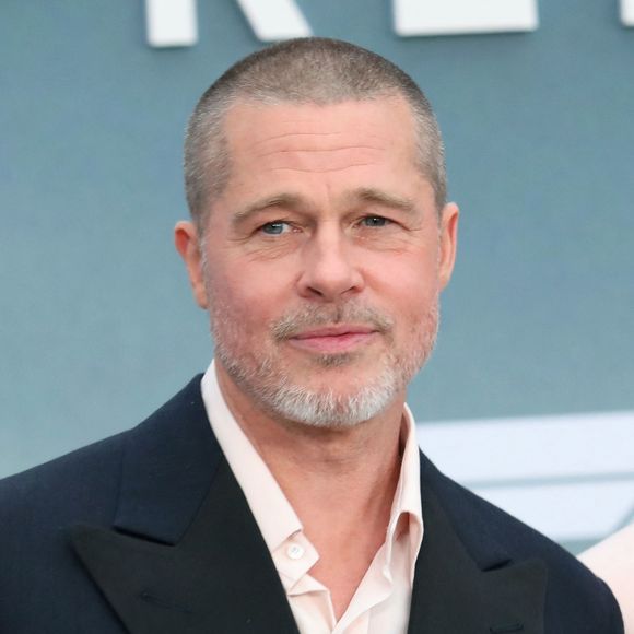 Brad Pitt est propriétaire d'une superbe villa à Los Angeles où il vit avec sa compagne Ines de Ramon.

Brad Pitt à la première mondiale du film "F1" des Apple Original Films & Warner Bros. Pictures à Times Square, New York. © Backgrid USA / Bestimage