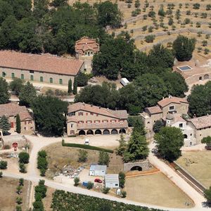 Suite à son divorce avec Brad Pitt, Angelina Jolie a revendu ses parts du château de Miraval

Vue aérienne du château de Miraval, propriété de Brad Pitt et Angelina Jolie à Correns, France. Photo by ABACAPRESS.COM