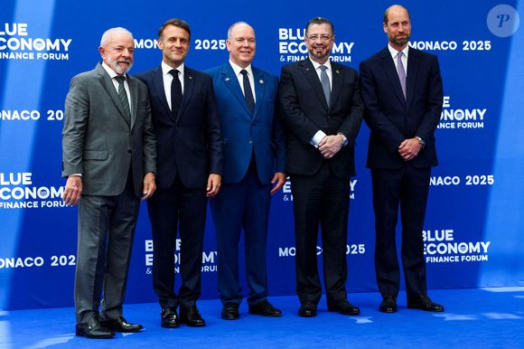 Le prince William a également posé avec Emmanuel Macron lors de cette journée mais aussi avec le président Lula récemment invité à l'Élysée et Rodrigo Chaves, Président de la République du Costa Rica. @PA Photos/ABACA