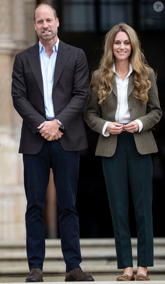 Le prince William, prince de Galles, et Catherine (Kate) Middleton, arborant des cheveux blonds, visitent les jardins, récemment transformés, du musée d'histoire naturelle à Londres, le 4 septembre 2025. GOFF  / BESTIMAGE