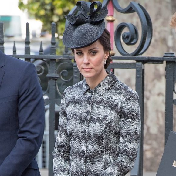 Kate Middleton s'engage pour de nombreuses causes.

Catherine Kate Midleton, duchesse de Cambridge à la messe Service of Hope,  en l'honneur des victimes de l'attentat de Londres à l'abbaye de Westminster à Londres le 5 avril 2017.