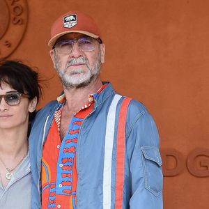 Éric Cantona et Rachida Brakni assistent aux Internationaux de France 2024 à Roland Garros le 08 juin 2024 à Paris, France ©ABACAPRESS.COM