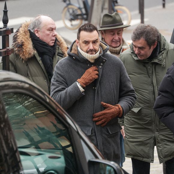 Cyril Lignac assistant à la cérémonie d'enterrement de Jean-Luc Petitrenaud à l'église Saint-Pierre du Gros Caillou dans le 7e arrondissement de Paris, France, le 17 janvier 2025. Jean-Luc Petitrenaud, critique gastronomique et personnalité de la télévision française, est décédé le 10 janvier à l'âge de 74 ans. Photo par Nasser Berzane/ABACAPRESS.COM