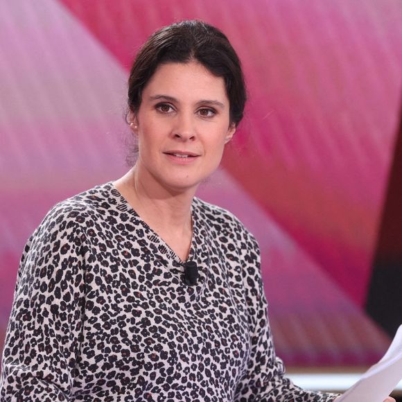 "J’ai beaucoup d’admiration pour les maires car je sais combien cette fonction relève du sacerdoce", a-t-elle alors conclu, puisant dans les expériences de son grand-père et de son père pour émettre un tel avis.


Apolline de Malherbe présente Apolline de 9 à 10 sur BFMTV, à Paris, France, le 09 janvier 2025. Photo par Jerome Domine/ABACAPRESS.COM