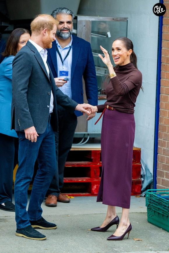 Le prince Harry, duc de Sussex et Meghan Markle, duchesse de Sussex, lors de la visite de l'association caritative pour la jeunesse et la communauté 'The Community Recording Studio' dans le quartier de St Ann’s à Nottingham le 15 octobre 2026.

Photo : Backgrid USA / Bestimage