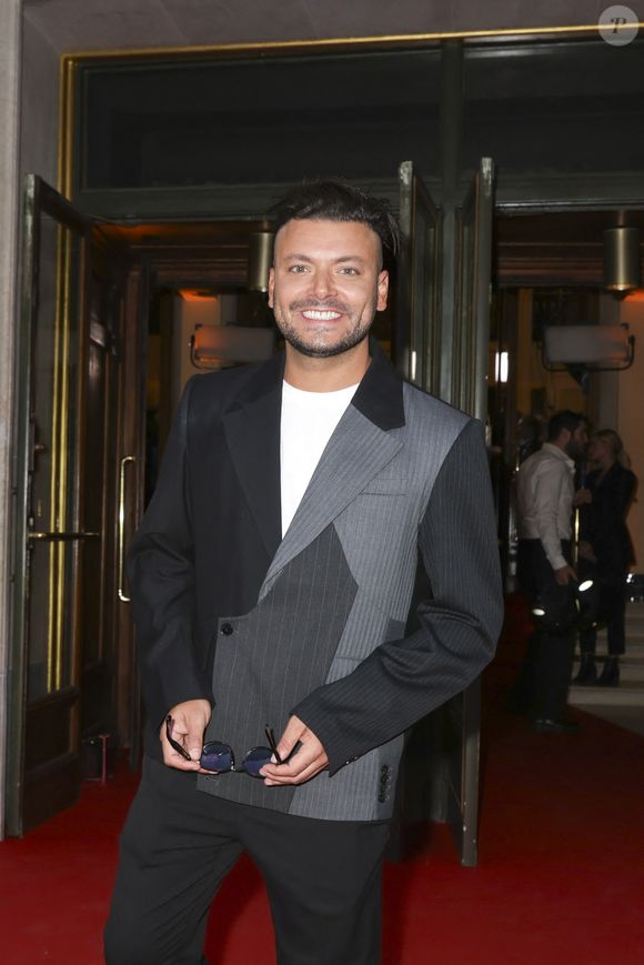 Kev Adams arrivant au "Concerto pour la Paix" organisé par Omar Harfouch au Théâtre des Champs Élysées à Paris, France, le 18 Septembre 2024. 

© Perusseau / Tribeca / Bestimage
