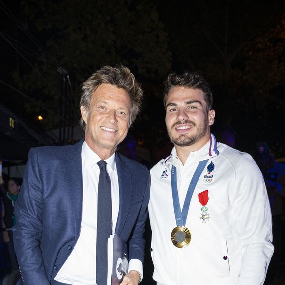 Exclusif - Laurent Delahousse et Antoine Dupont - Backstage - Personnalités sur le plateau de l'émission "Paris 2024 : merci! La grande soirée événement" sur les Champs-Elysées à Paris, à l'occasion des Jeux Olympiques et Paralympiques Paris 2024, diffusée en direct sur France 2, le 14 septembre 2024
© Perusseau-Ramsamy / Bestimage