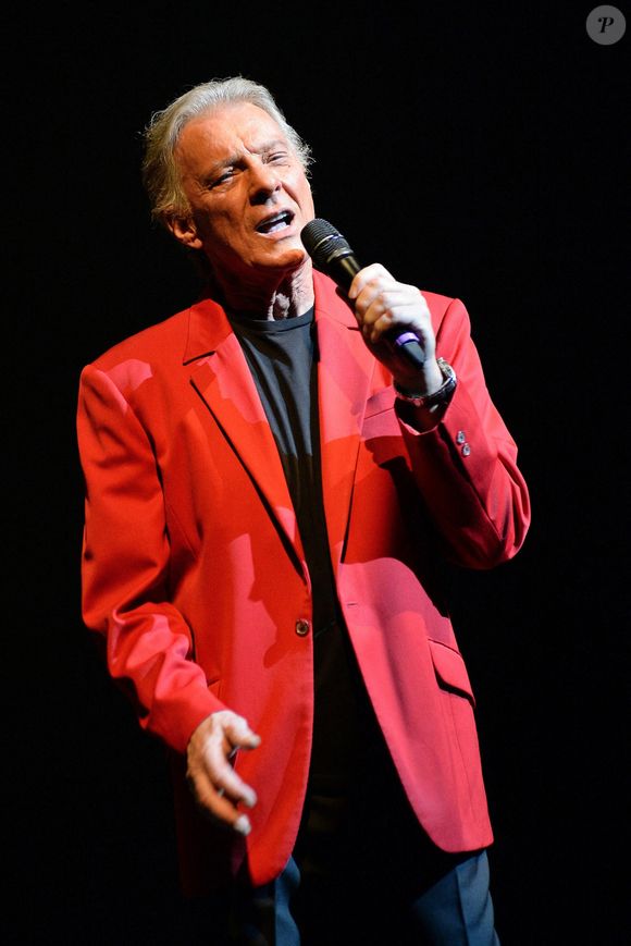 Herbert Leonard lors du 21e gala annuel de collecte de fonds 'Faire Face' pour les enfants malades qui s'est tenu à l'Opéra d'Avignon, en France, le 11 octobre 2014. Photo par Nicolas Briquet/ABACAPRESS.COM